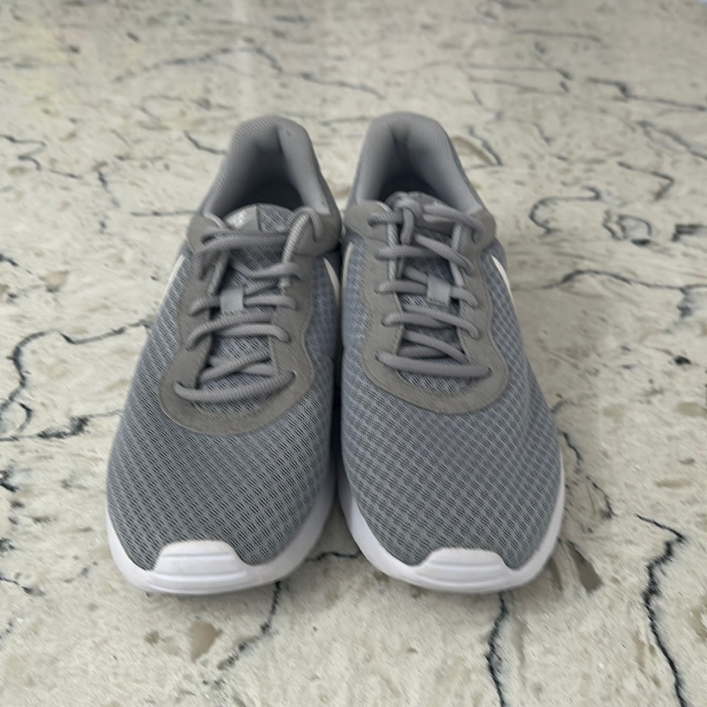 Nike shoes size 10 1/2 color gray
